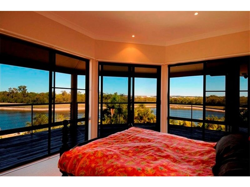18 Bushlark Aveune, Hervey Bay QLD 4655