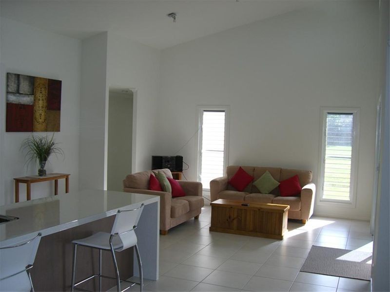 34 Hughes Road, Wondunna QLD 4655