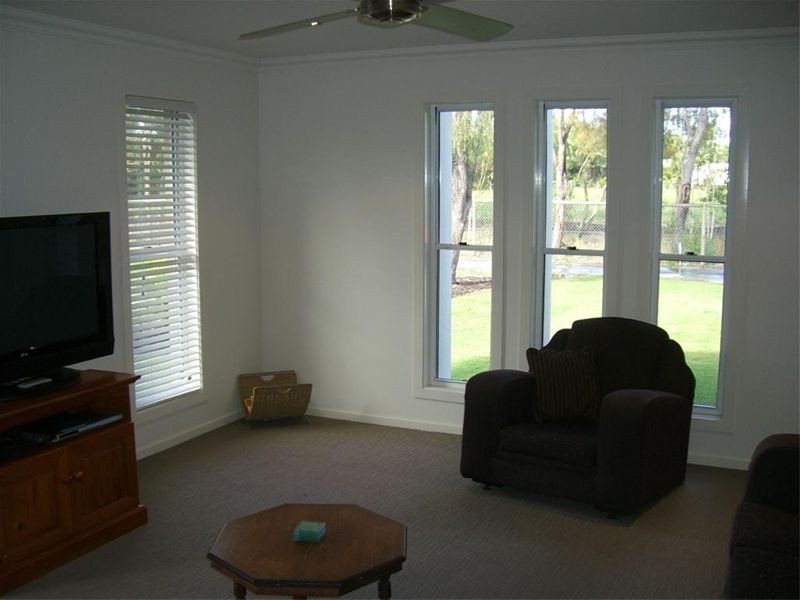 34 Hughes Road, Wondunna QLD 4655