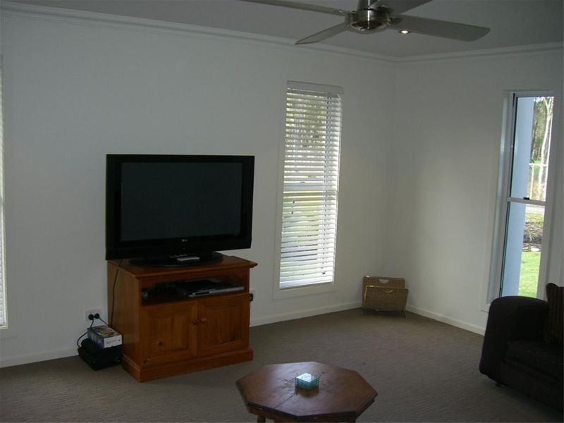 34 Hughes Road, Wondunna QLD 4655