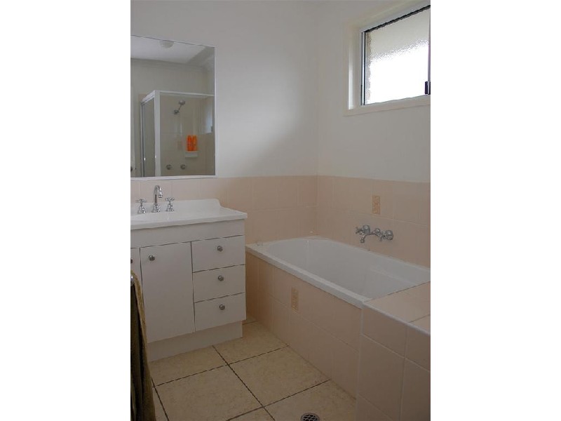 22 Murphy Street, Point Vernon QLD 4655