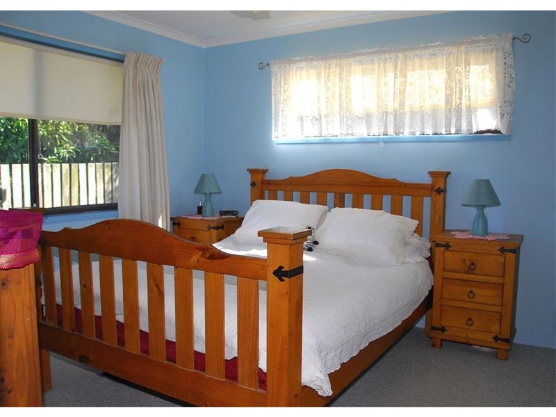 11 Phoenix Court, Kawungan QLD 4655