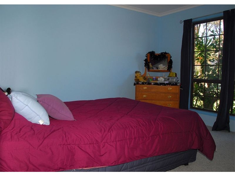11 Phoenix Court, Kawungan QLD 4655
