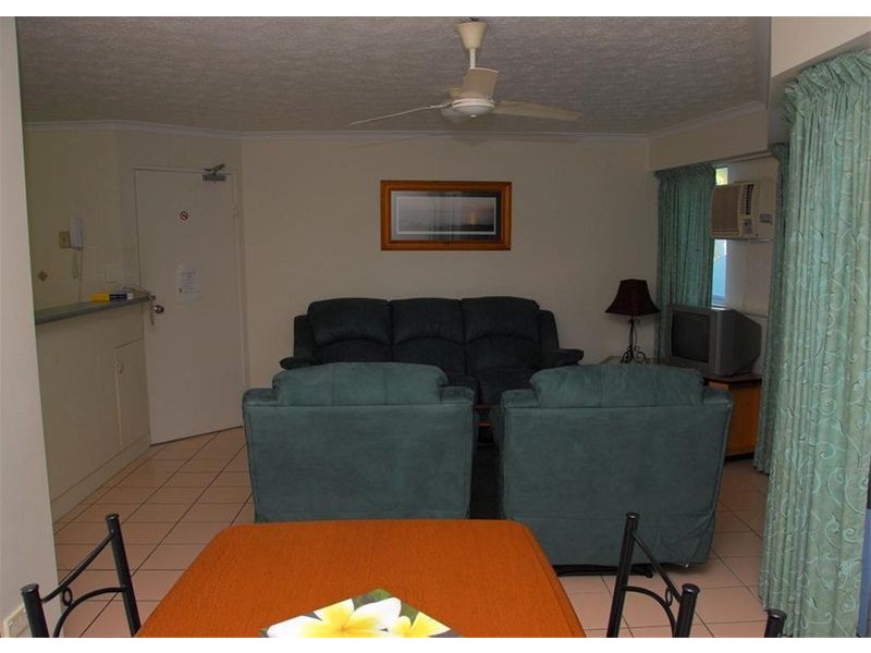 407 Esplanade, Torquay QLD 4655