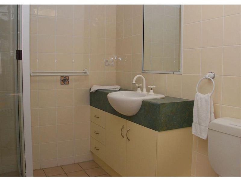 407 Esplanade, Torquay QLD 4655
