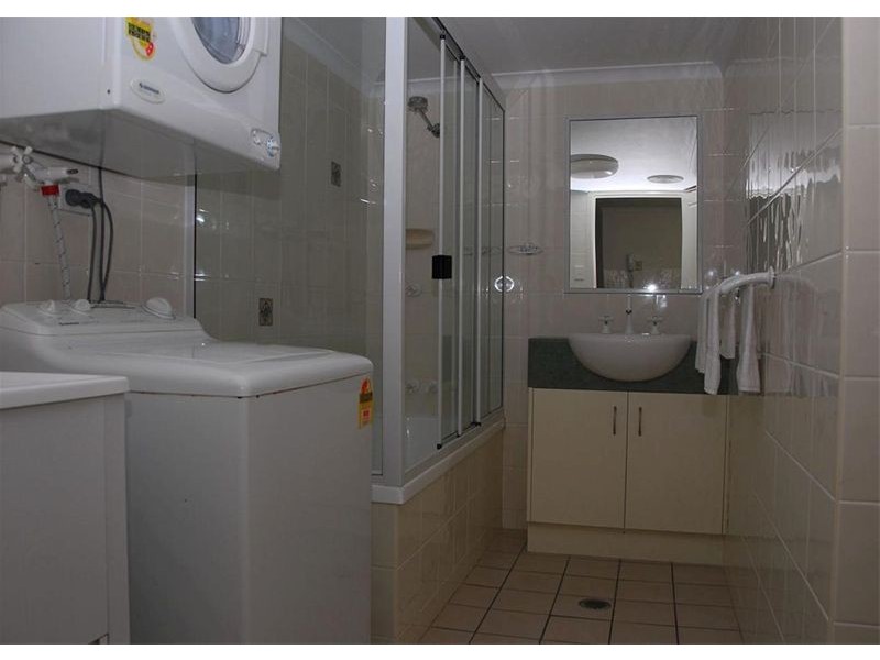 407 Esplanade, Torquay QLD 4655