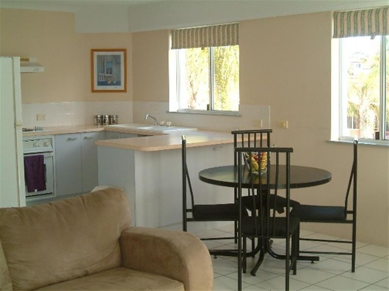 9/458 Esplanade, Torquay QLD 4655