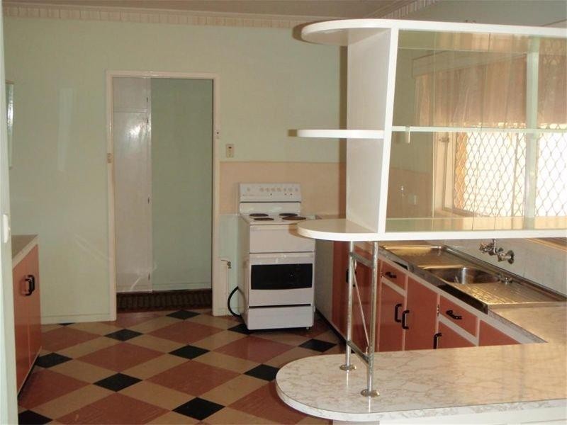 48 Ocean Street, Torquay QLD 4655