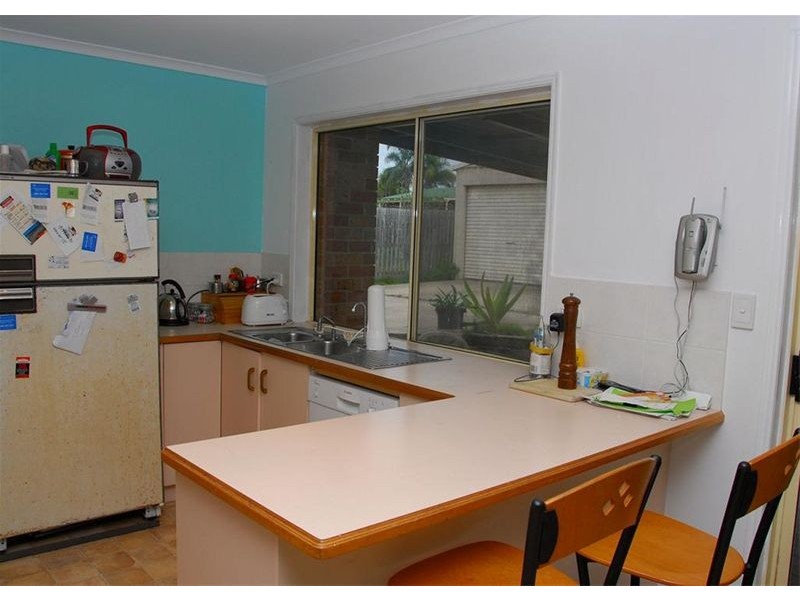 12 Deloraine Avenue, Urangan QLD 4655
