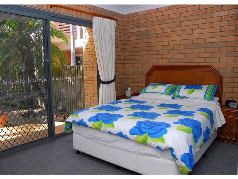 1/377 Esplanade, Scarness QLD 4655