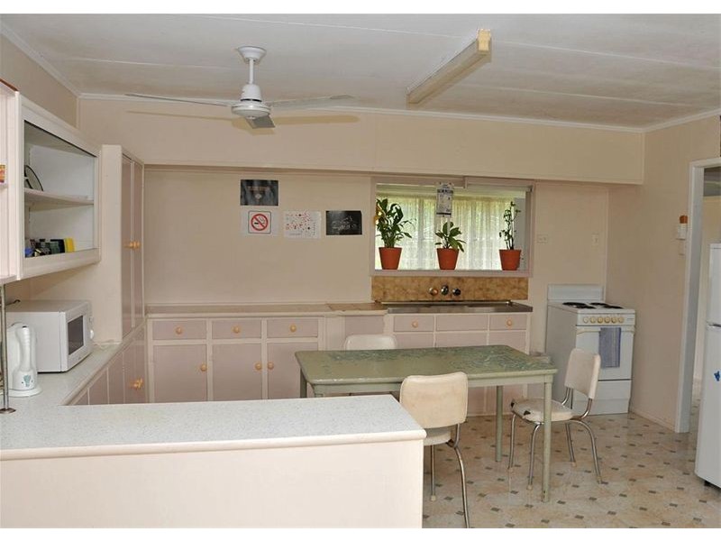 7 Helsham Street, Point Vernon QLD 4655