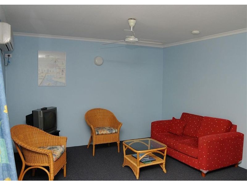 11/383 Esplanade, Torquay QLD 4655