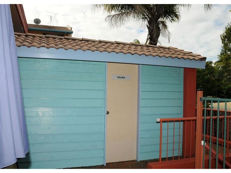 11/383 Esplanade, Torquay QLD 4655