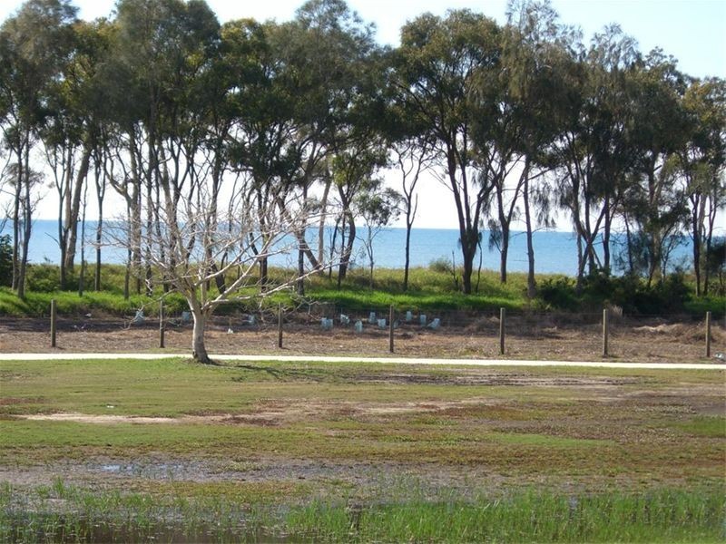 19 & 21 Sandcastles Circuit, Burrum Heads QLD 4659