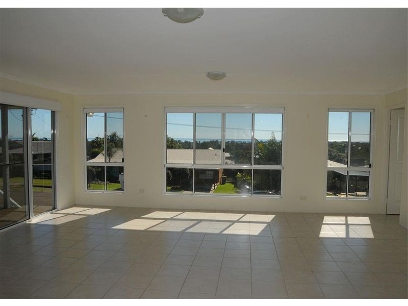 11 Julie Street, Dundowran Beach QLD 4655