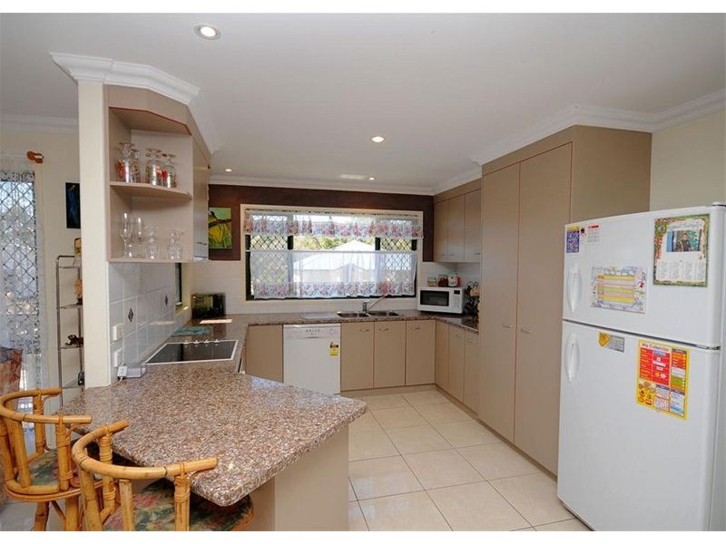 9 Whipbird Court, Urangan QLD 4655