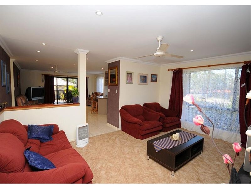 9 Whipbird Court, Urangan QLD 4655