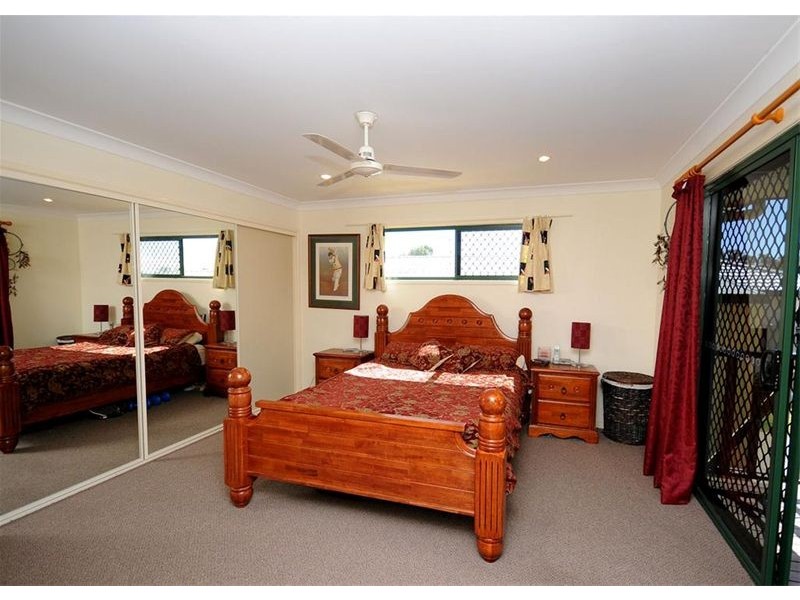 9 Whipbird Court, Urangan QLD 4655