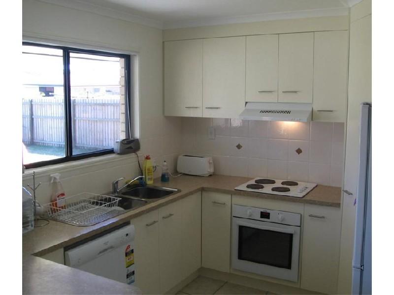 16 Emerald Park Way, Urangan QLD 4655