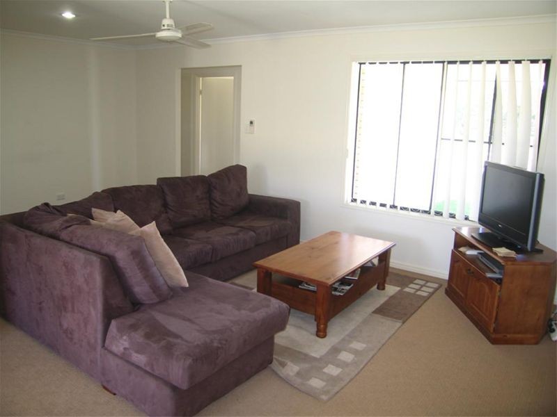 16 Emerald Park Way, Urangan QLD 4655