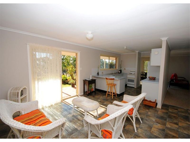 4 Zena Close, River Heads QLD 4655