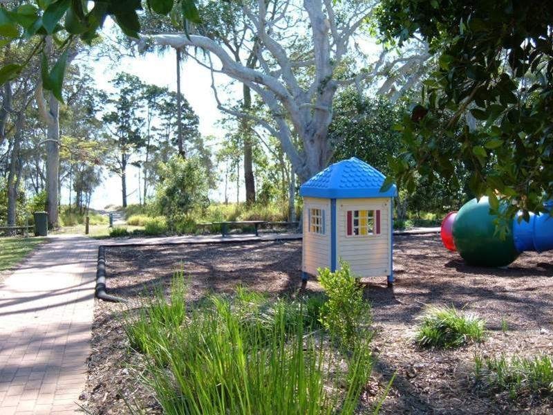 5 Beachside Court, Toogoom QLD 4655