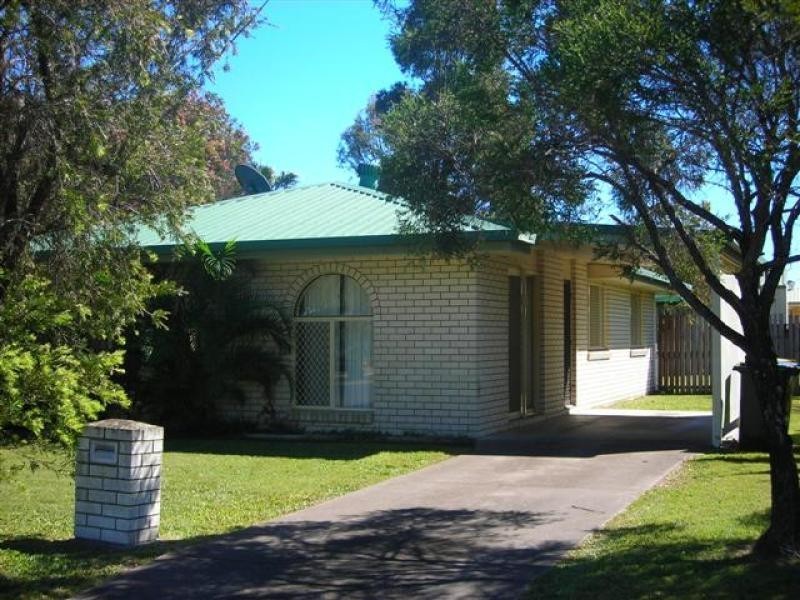 8 Bunker Avenue, Pialba QLD 4655
