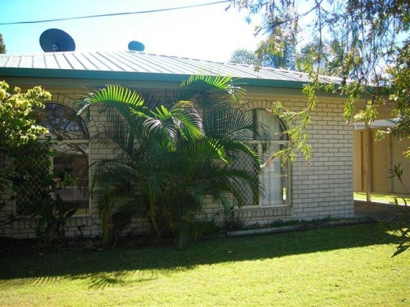 8 Bunker Avenue, Pialba QLD 4655