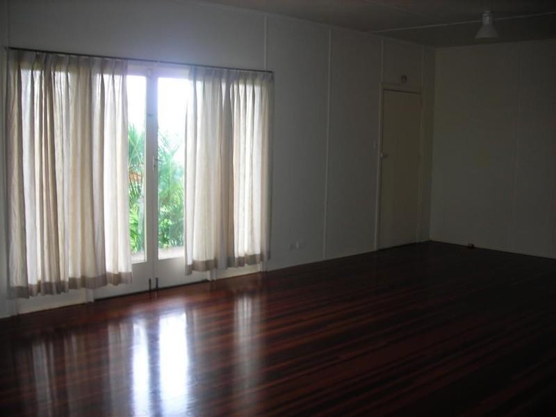 87 Esplanade, Point Vernon QLD 4655