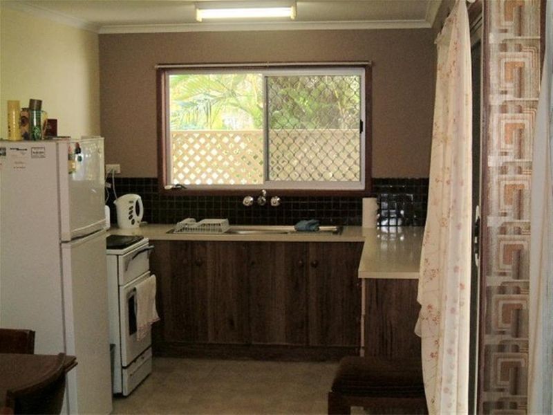 1/4 Frank Street, Scarness QLD 4655