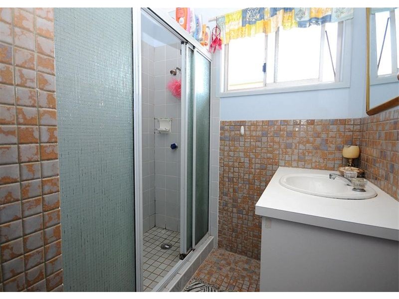 2 Eden Way, Point Vernon QLD 4655