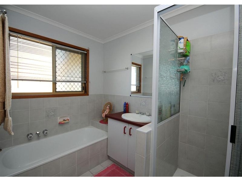 37 Beach Road, Pialba QLD 4655
