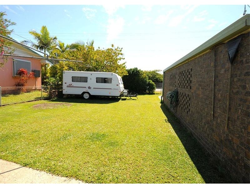37 Beach Road, Pialba QLD 4655
