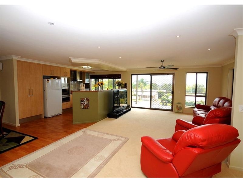 26 Johnston Boulevard, Urraween QLD 4655