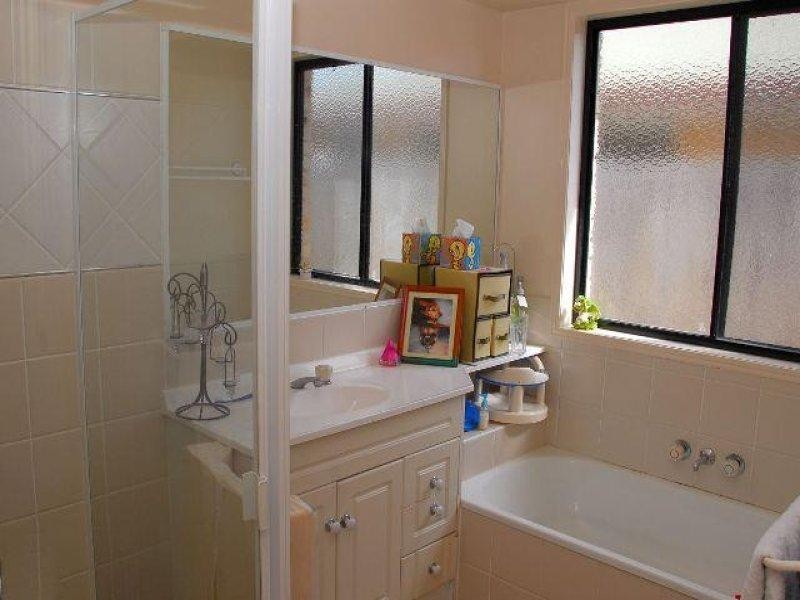 8 Oxford Place, Urraween QLD 4655