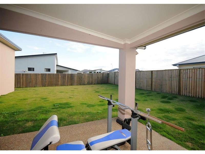 6 Bay Breeze Close, Wondunna QLD 4655