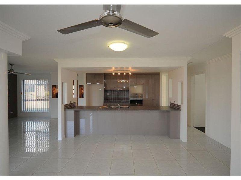 13 Parklink Avenue West, Wondunna QLD 4655