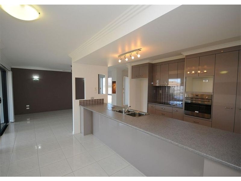 13 Parklink Avenue West, Wondunna QLD 4655