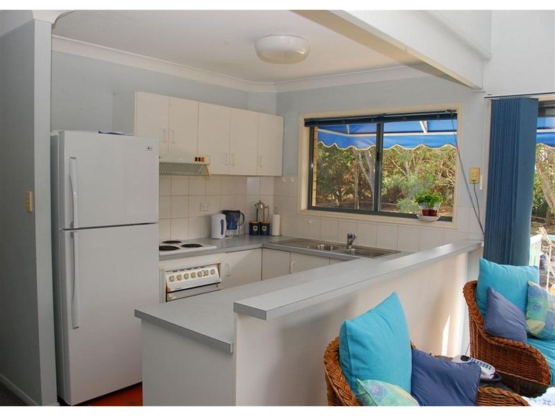 1/377 Esplanade, Torquay QLD 4655