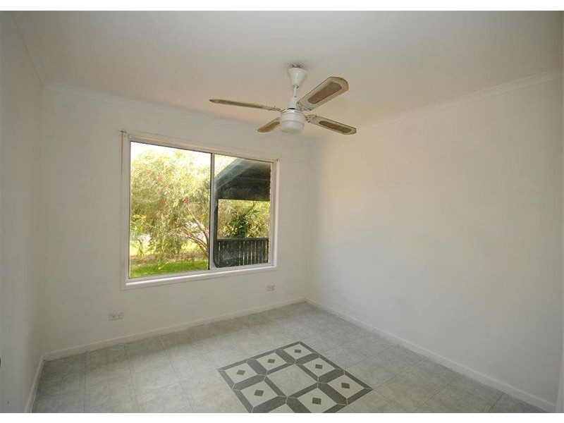 6 Howlett Street, Urangan QLD 4655