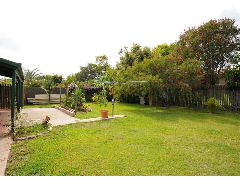 6 Howlett Street, Urangan QLD 4655