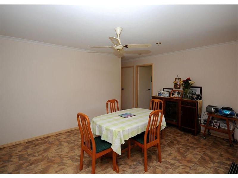 24 Bowerbird Avenue, Eli Waters QLD 4655