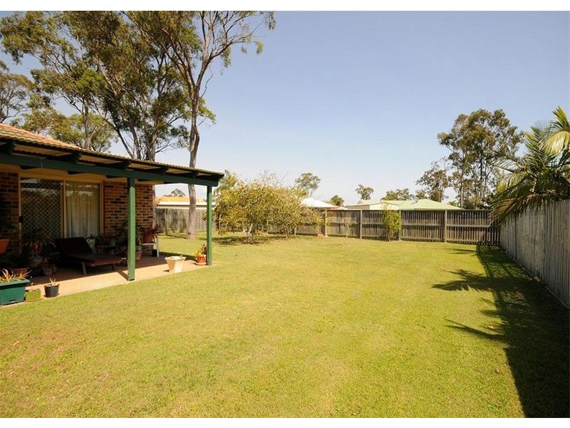 24 Bowerbird Avenue, Eli Waters QLD 4655