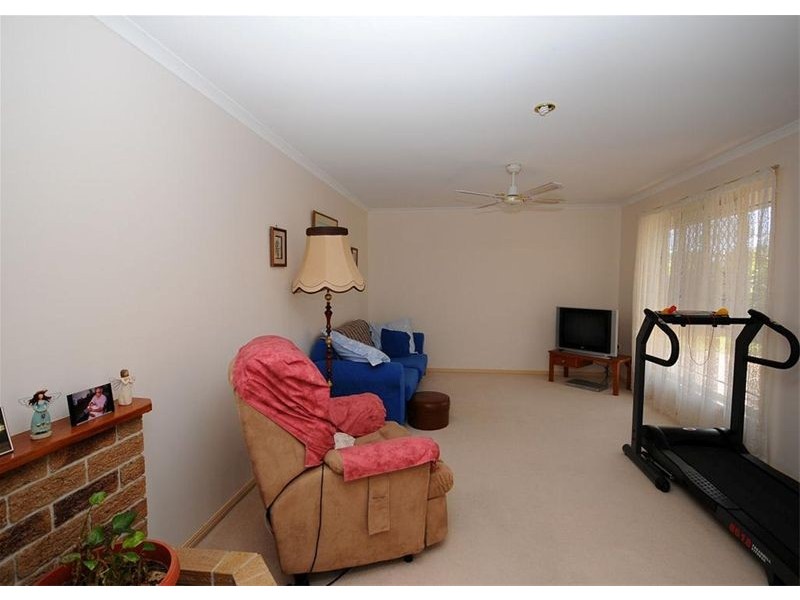 24 Bowerbird Avenue, Eli Waters QLD 4655