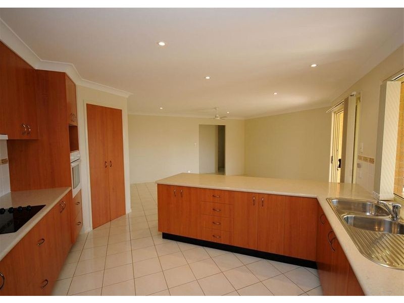54 Heather Way, Urraween QLD 4655