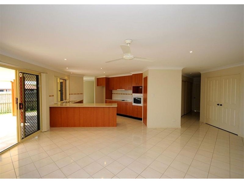 54 Heather Way, Urraween QLD 4655