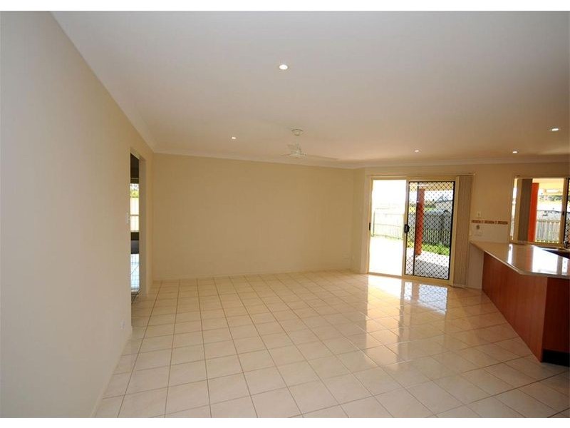 54 Heather Way, Urraween QLD 4655