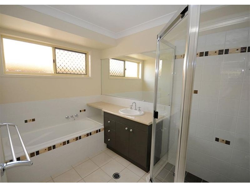 54 Heather Way, Urraween QLD 4655