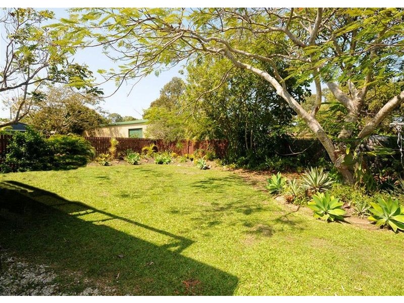5 White Street, Point Vernon QLD 4655