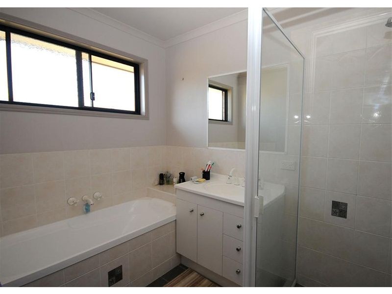 15 Wodalla Mews Drive, Point Vernon QLD 4655